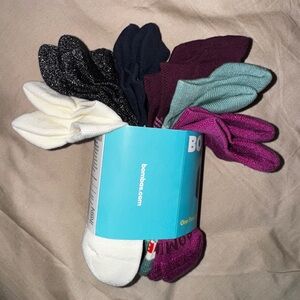 BRAND NEW 6 PACK BOMBAS SOCKS ANKLE SOCKS WOMANS 4-7.5